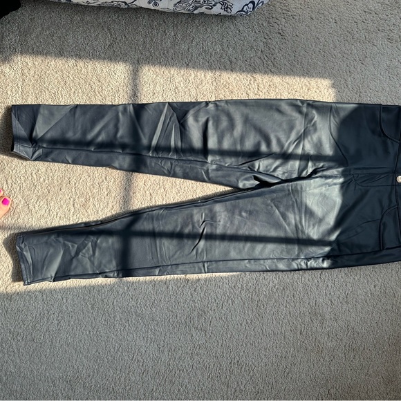 Shoes size 40 dresses size L and jeans size 10 - Picture 7 of 16